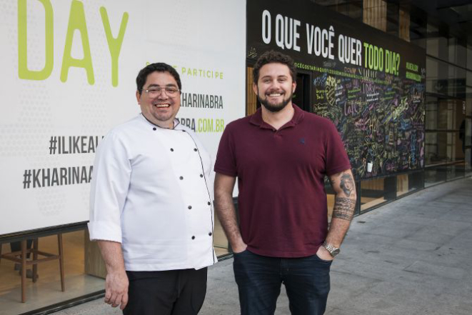 Chef Paulino da Costa e o empresário e diretor de qualidade do Kharina Rachid Cury Neto em frente ao Kharina All Day. Foto: Letícia Akemi/Gazeta do Povo