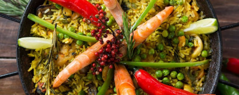 Frutos do mar, cerveja verde e cone de strogonoff: o que comer e beber no fim de semana