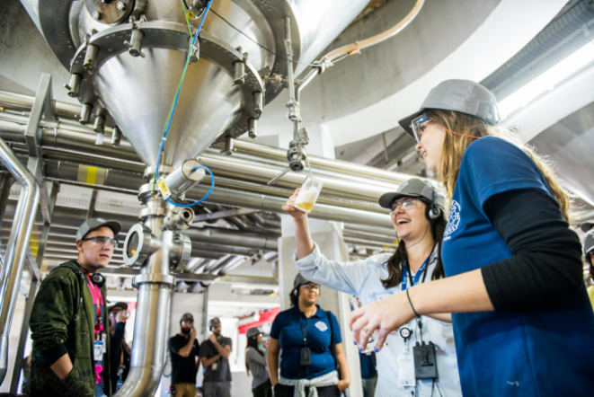 O tour na Ambev é realizado todo sábado em duas opções de horário. Foto: Divulgação.