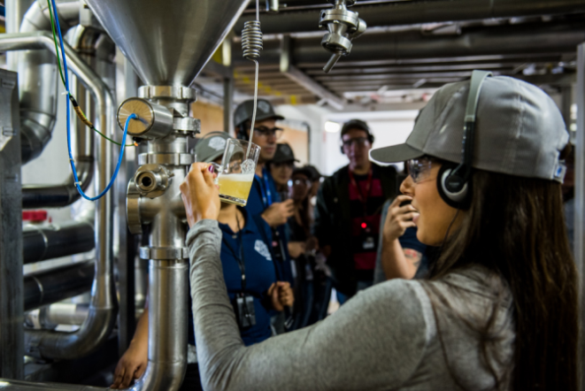 Os visitantes terão acesso aos ingredientes que compõem os diferentes tipos de cerveja e aos processos de controle e qualidade. Foto: Divulgação.
