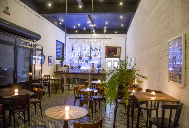 Salão do Ginger Bar tem espaço para 48 pessoas sentadas. (Hugo Harada/Gazeta do Povo)