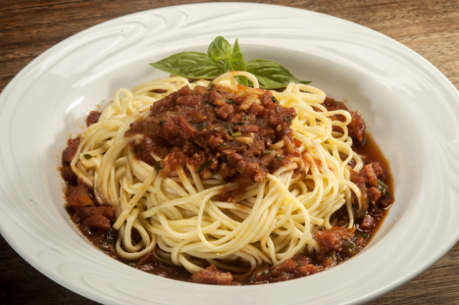 O talharim a bolonhesa é o prato que deu origem ao nome do restaurante. Às quartas, entra na promoção como prato do dia, com 50% de desconto e sai por R$ 37.