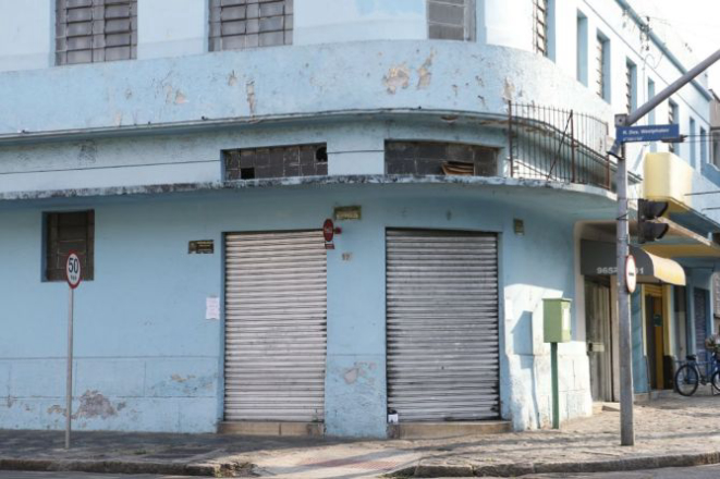 Fachada da Lanchonete Montesquieu, após encerrar as atividades. Foto: Albari Rosa/Gazeta do Povo
