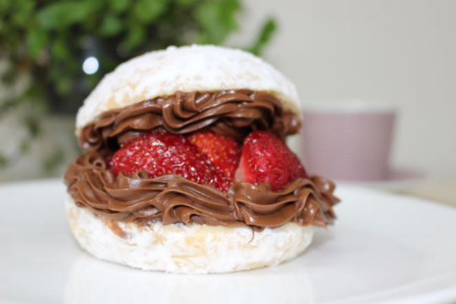 Parte do lucro adquirido com a venda dos minissonhos de Nutella Morango será destinada à Olá - ONG Lar Assistido. Foto: Divulgação.