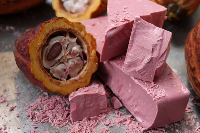 O chocolate Ruby é naturalmente cor-de-rosa, sem adição de corantes. Foto: Divulgação.
