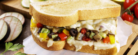 Bauducco lança sanduíches com pão de panettone