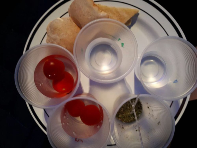 Público observou na prática a importância do ph da água para uso culinário. Foto: Flávia Schiochet/Gazeta do Povo.