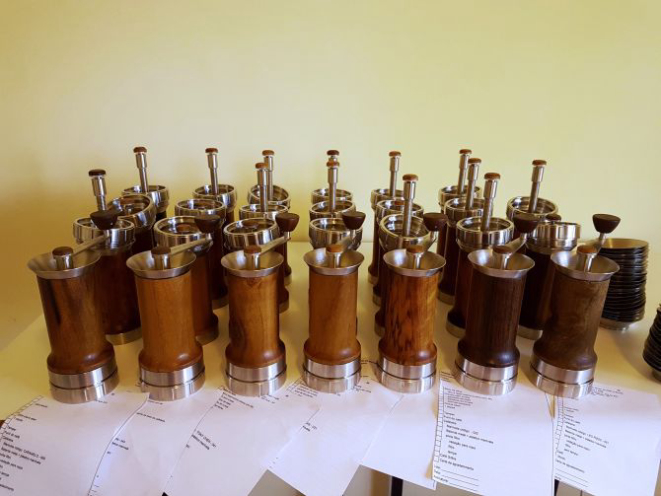 Dos 300 apoiadores que compraram a cafeteira Aram durante o período de financiamento coletivo, metade foi entregue. A pré-venda tem outras 300 pessoas em espera. Foto: Divulgação