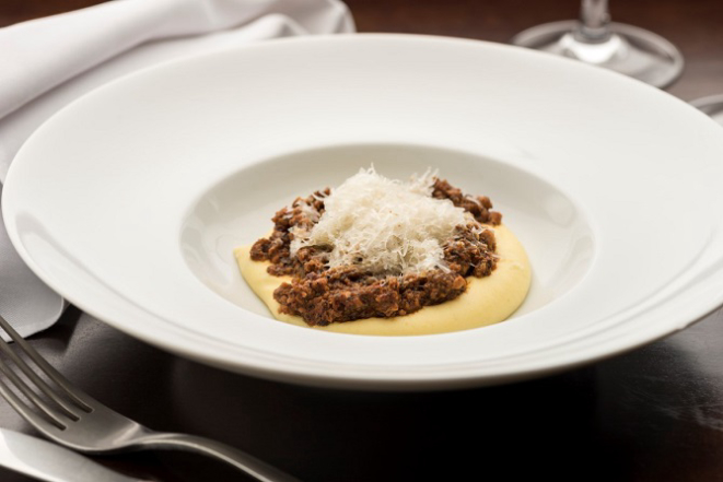 Polenta cremosa trufada do Ernesto Ristorante. Foto: Fernando Zequinão/Gazeta do Povo.