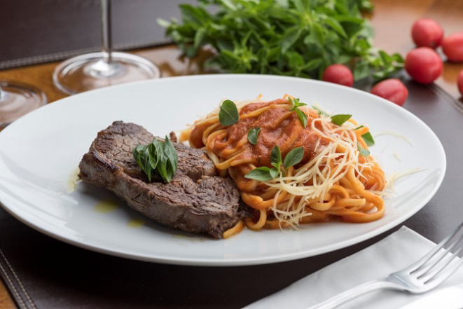 Bife de ancho do restaurante Jarro do Davi. Foto: Fernando Zequinão/Gazeta do Povo.