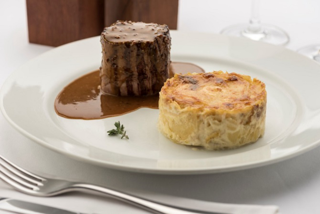 Mignon ao molho dijon do L’Épicerie. Foto: Fernando Zequinão/Gazeta do Povo.