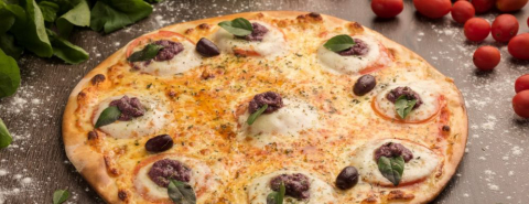 Festa de fim de ano? Aproveite o festival com pizzas a preço fixo para reunir o pessoal!