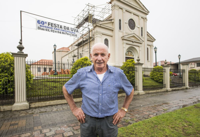 Armando Túlio é neto de imigrantes e participa da Festa da Uva desde a primeira edição. Foto: Letícia Akemi/Gazeta do Povo