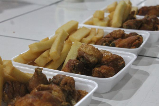 Frango à passarinho com polenta frita. Porção será vendida a R$ 18 na 60ª Festa da Uva de Santa Felicidade. Foto: Reprodução/Facebook