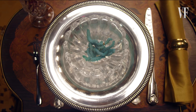 A atriz australiana Nicole Kidman comeu quatro tipos de insetos em vídeo divulgado pela Vanity Fair. Imagem: Reprodução/Youtube