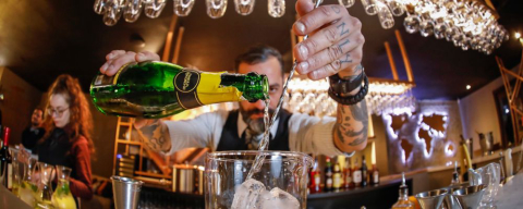Profissão bartender: os bastidores de uma figura badalada de bares e restaurantes