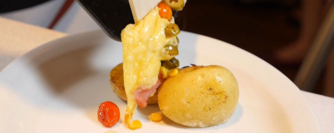 Empresa de Curitiba aluga equipamento para fazer raclette em casa