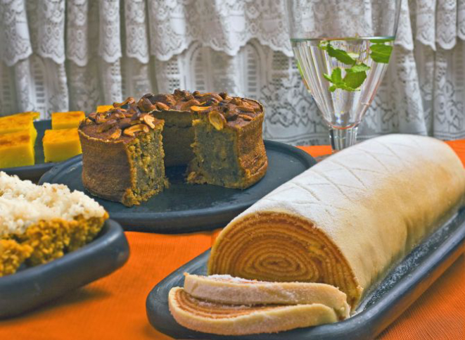 Bolo de rolo, uma das sobremesas características. Foto: Rafa Medeiros/ Divulgação<br>