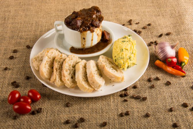 Belo Horizonte / Minas Gerais/ Brasil: XXXXXXXXXXXX, Cemitério do Bonfim, o mais antigo da capital mineira, teve movimento grande no dia de Finados, em Belo Horizonte (Foto: Rodney Costa/Eleven)