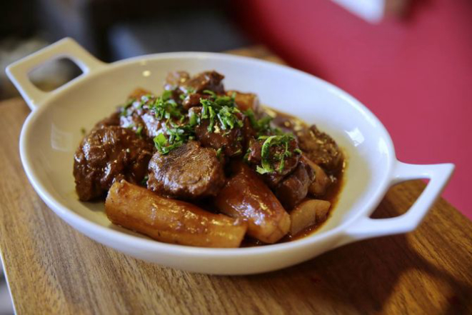 Espinhaço de Ovelha: receita originária Portuguesa, oriunda<br>inicialmente da Campanha Gaúcha, onde a utilização da carne ovina tem seu<br>destaque há muito tempo.