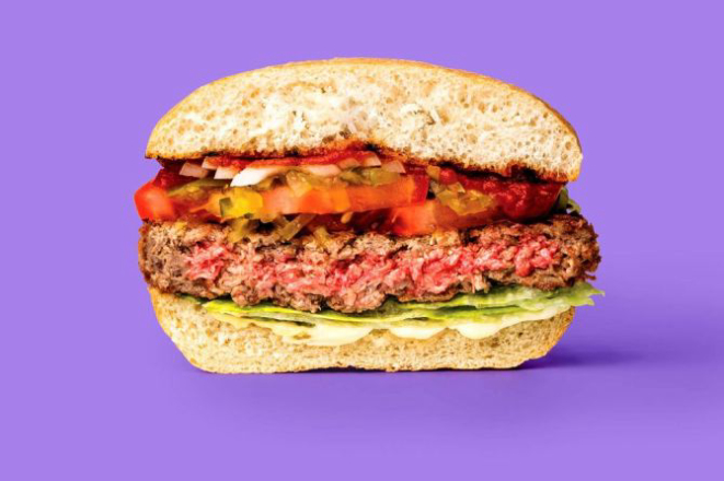 Hambúrguer da Impossible Foods tem sabor, textura e até "sangue" da carne bovina. Foto: Reprodução