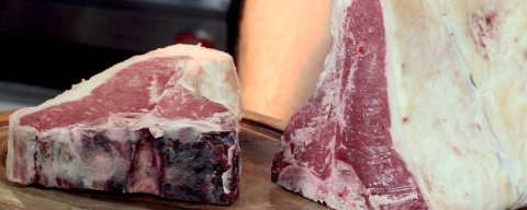 Dry aged: conheça o método de maturação que deixa a carne mais macia