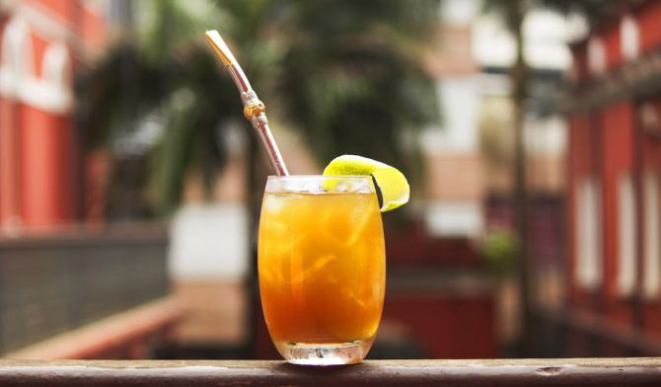 Conte os causos, drink do Cosmos G/astrobar que será servido no festival Feito por Elas, no Coletivo Alimentar. Foto: Divulgação