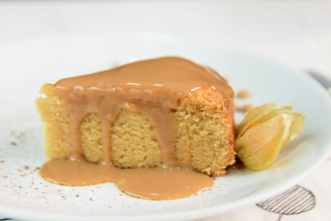 Moelleux au caramel, bolo de chocolate caramelado com ganache de caramelo. Foto: Divulgação