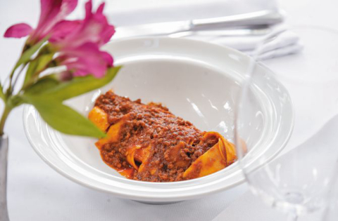 Pappardelle fresche all’uovo con ragù alla bolognese