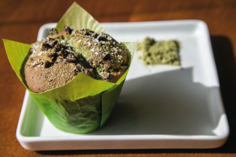 Muffin de matcha e chocolate