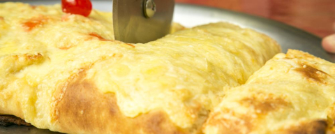 Além da pizza, calzones e bufê de sopas também são os fortes do Acrótona no inverno