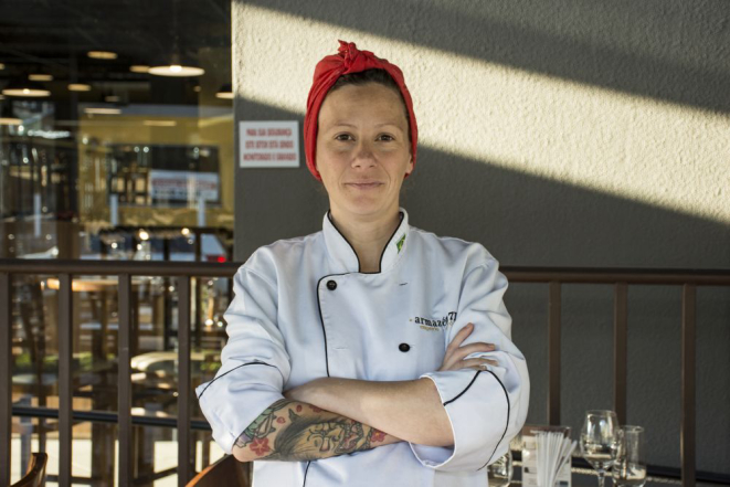 Chef Ingrid Pereira, do Armazém 71, em Curitiba. Foto: Nay Klym/Gazeta do Povo.