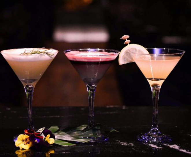 Os drinques Pisco Passion, Nou e Pisco Cardamom são alguns dos que estãona promoção compre um e leve dois. Foto: Dovulgação<br>