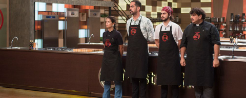 MasterChef esquenta na reta final e elimina dois de uma vez só