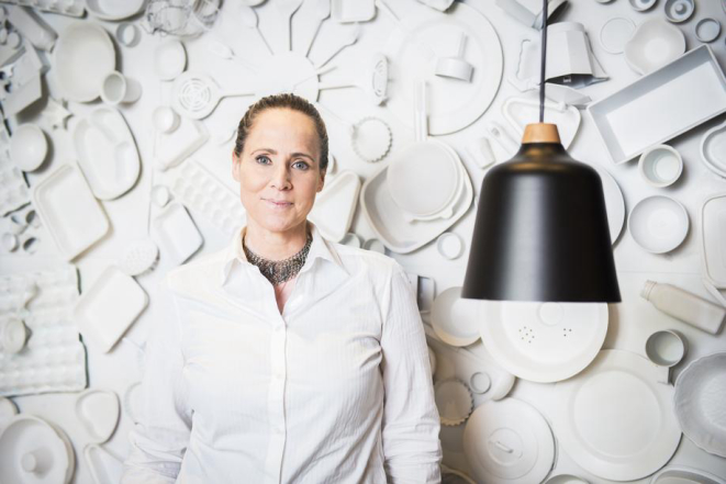 Dani Caldeira em seu novo empreendimento: o restaurante PF da Chef, em Curitiba. Foto: Leticia Akemi/ Gazeta do Povo