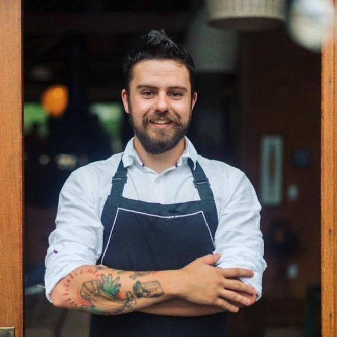 Chef curitibano Andre Fontana participa de seletiva do MasterChef Profissionais. Foto: Reprodução Facebook.