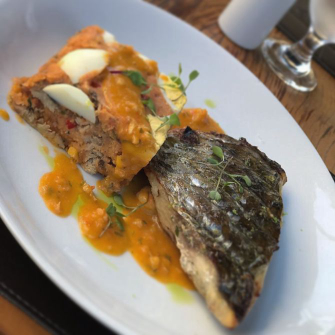 Cuscuz paulista com molho de camarão e tainha do chef Ivan Lopes. Foto: Divulgação