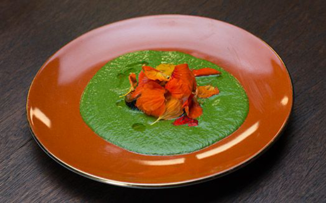 Mexilhão e bacon foram as proteínas usadas em uma das entradas.