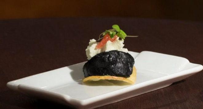 Dayse inovou a usar o azeite de carvão.