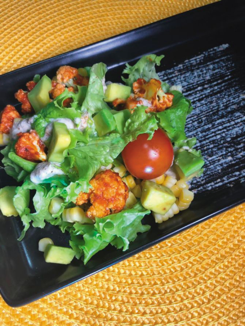 Salada de couve-flor assada com avocado