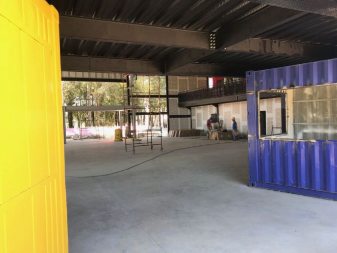 O local terá capacidade para 600 pessoas sentadas entre a área interna e a externa. Foto: Guilherme Grandi/Gazeta do Povo.