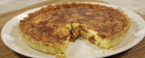 Aprenda o passo a passo de uma quiche de tomate seco