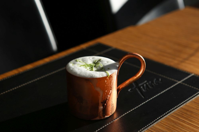 Mais conhecido pelo Moscow Mule, o drink leva xarope de gengibre com vários sabores de xaropes. Foto: divulgação.