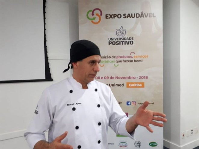 O professor Marcelo Apene foi um dos primeiros do Paraná a pesquisar o uso da farinha de uva na gastronomia. Foto: Guilherme Grandi/Gazeta do Povo.