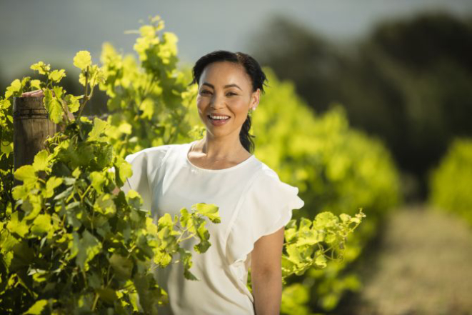 Enóloga Elmarie Botes, responsável pelos vinhos brancos da Nederburg. Foto: Divulgação