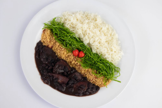 A feijoada completa é vendida em porções individuais. Foto: divulgação.