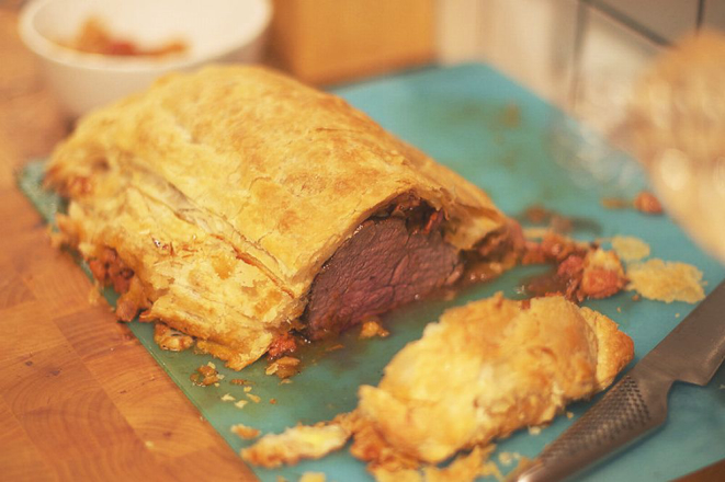 A ceia de Natal mais cara segundo a pesquisa é a da Holanda, com o Beef Wellington (R$ 200) como prato principal. Foto: VisualHunt.