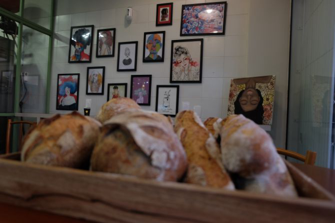 Ambiente interno da Pão à Mão. Foto: Aline Torres