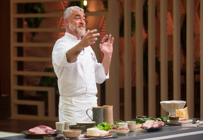 Alex Atala fez a seleção de ingredientes para a prova de eliminação. Foto: divulgação/Band.