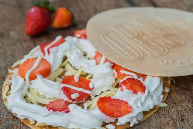 A oblea de morango com chantili foi o primeiro sabor criado por Jenny ao gosto do brasileiro. Foto: divulgação.